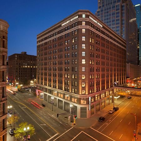 Embassy Suites By Hilton Minneapolis Downtown Hotel Exterior foto